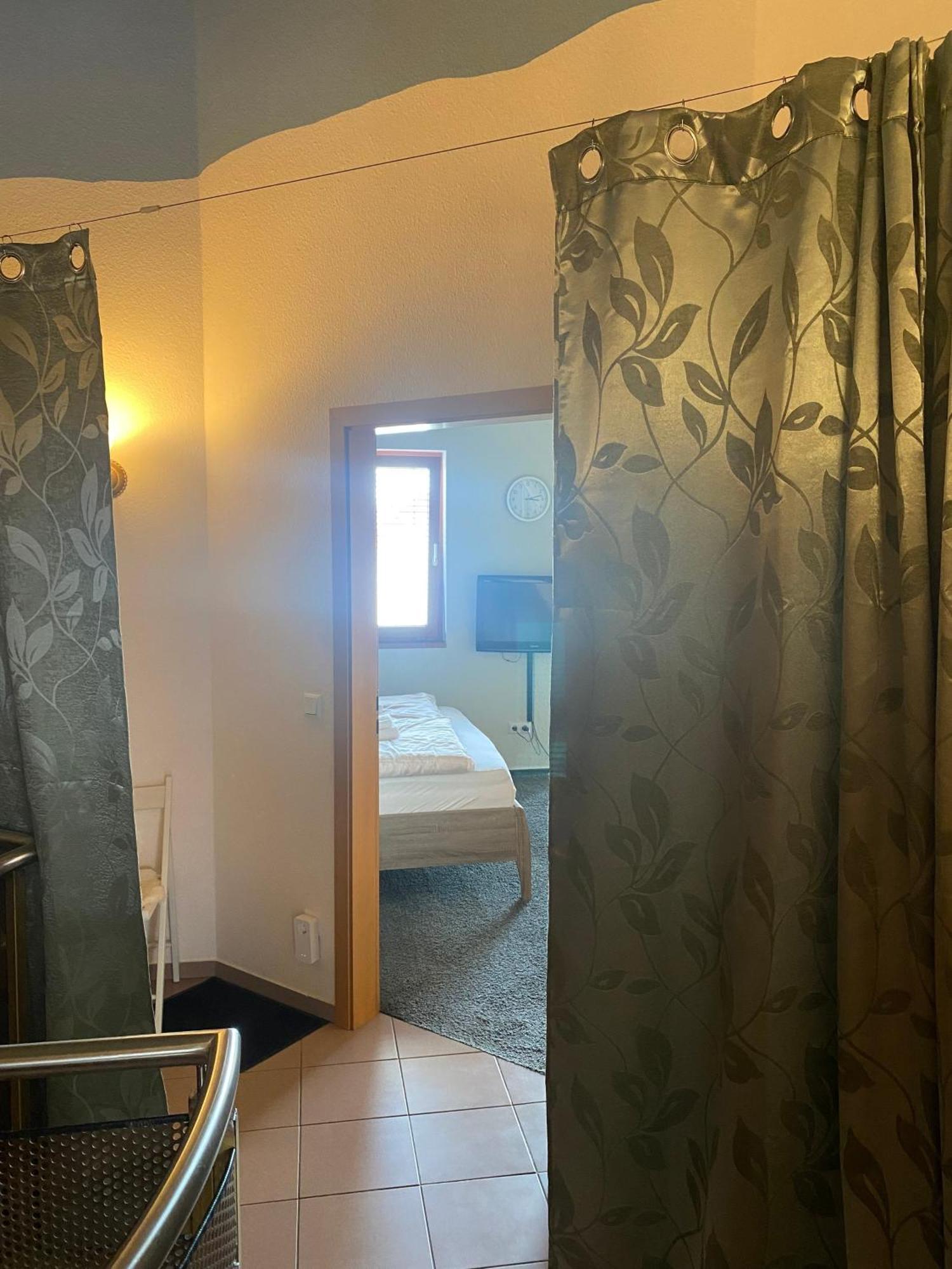 Maisonette-Ferienzimmer Am Backhausgarten Flonheim Exteriér fotografie
